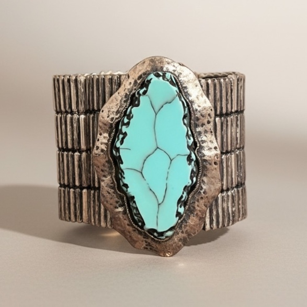 Handcrafted Vintage Turquoise Stone Medallion Silver Bracelet
